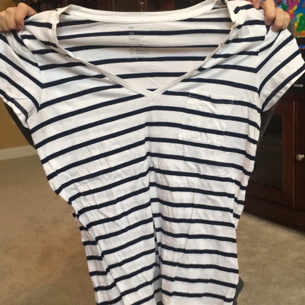 Gap striped v-neck